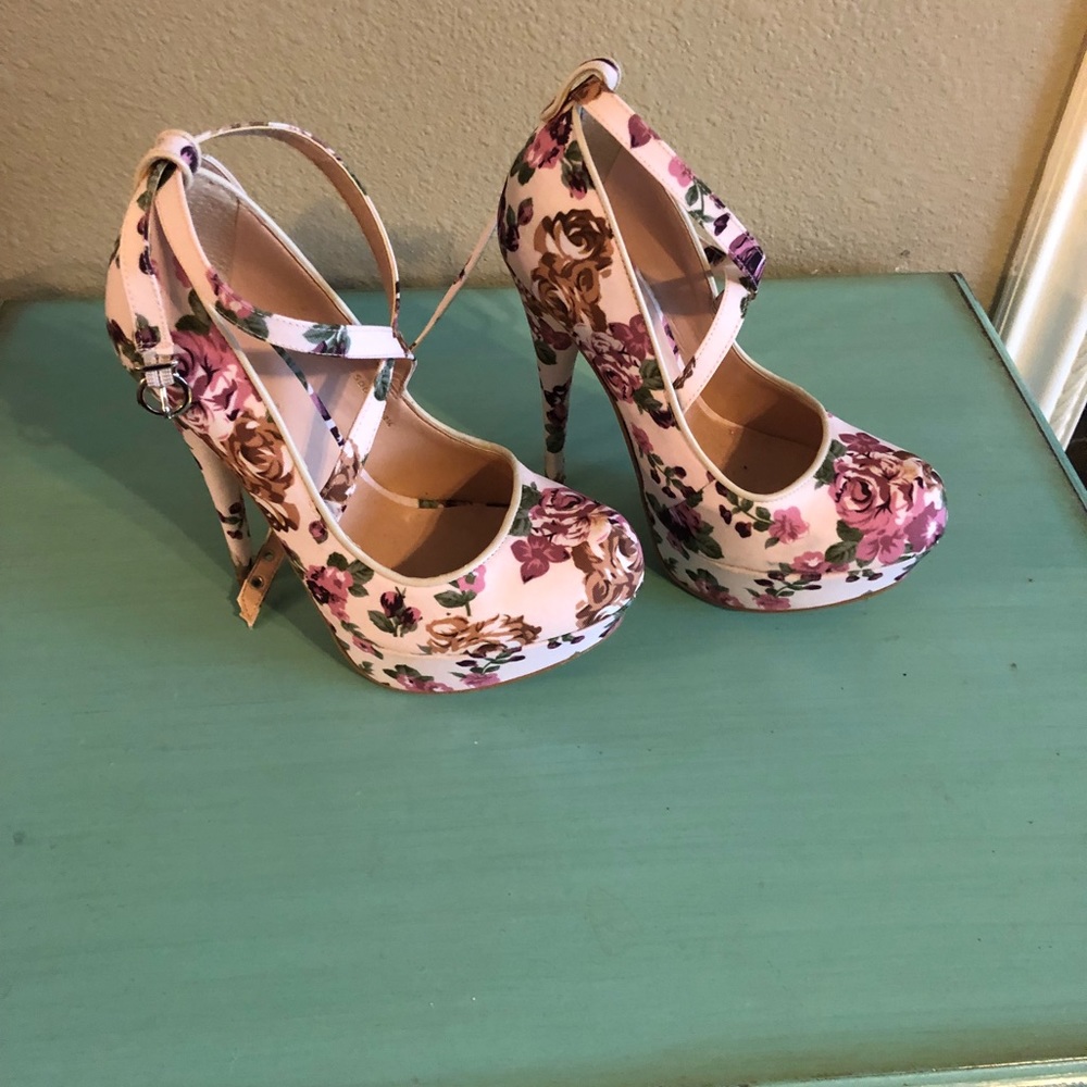 Pumps lot - Picture 8 of 8